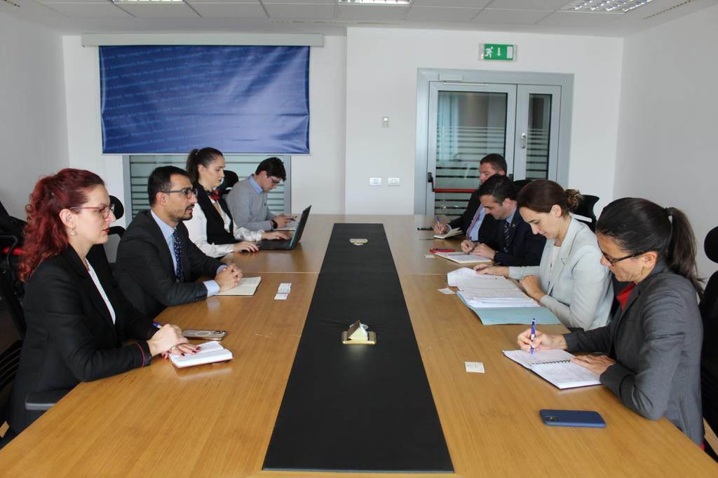 Zëvendësministri Bardhyl Dobra priti në takim një delegacion nga Banka Botërore